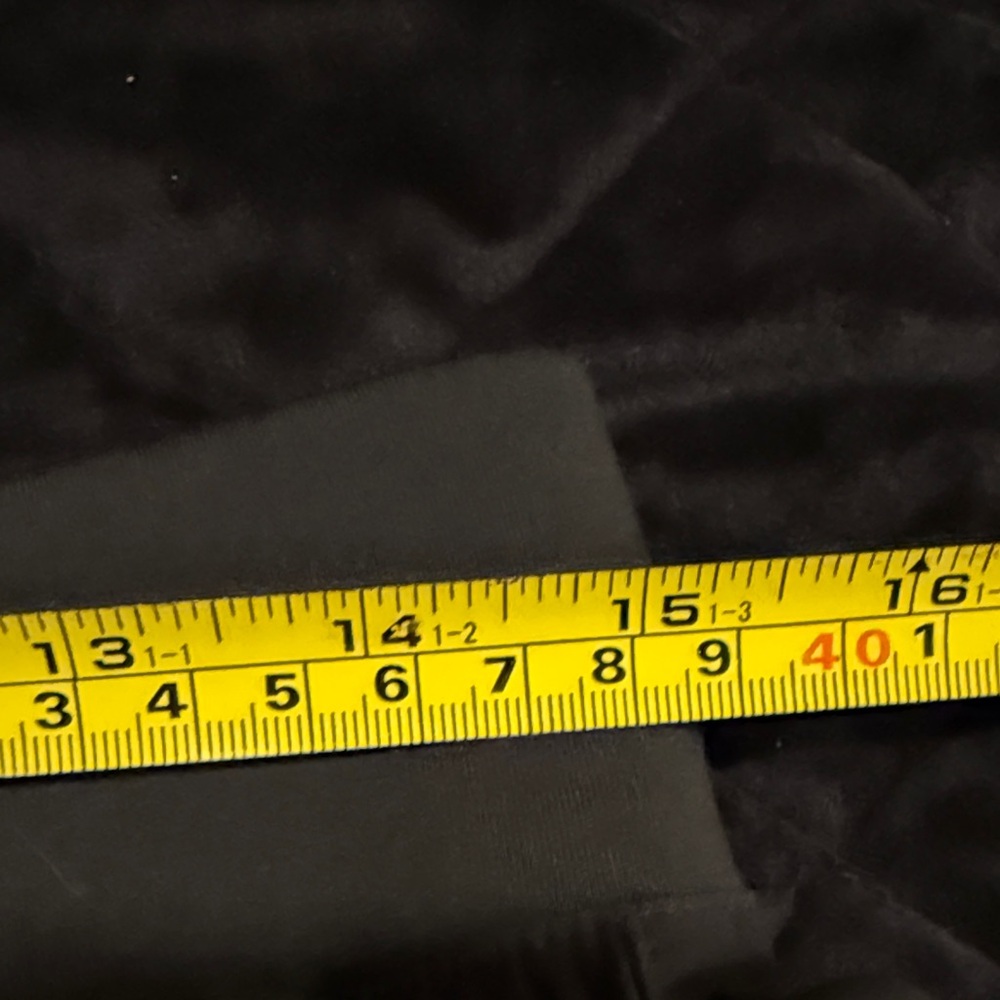 Columbia Black Cargo Capri Omnishield. - Picture 5 of 6